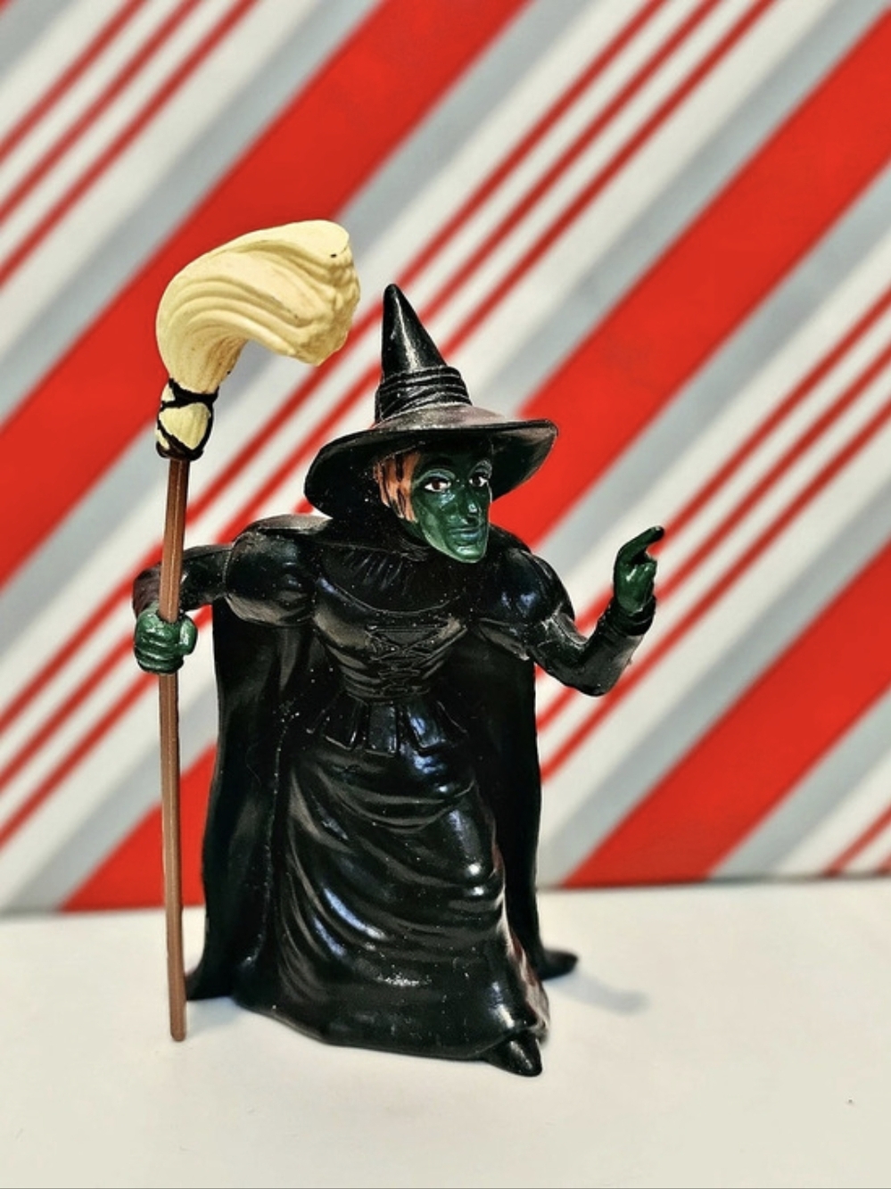 Wizard of Oz Wicked Witch Lowes Ren 1988 Turner Macau Presents figurine